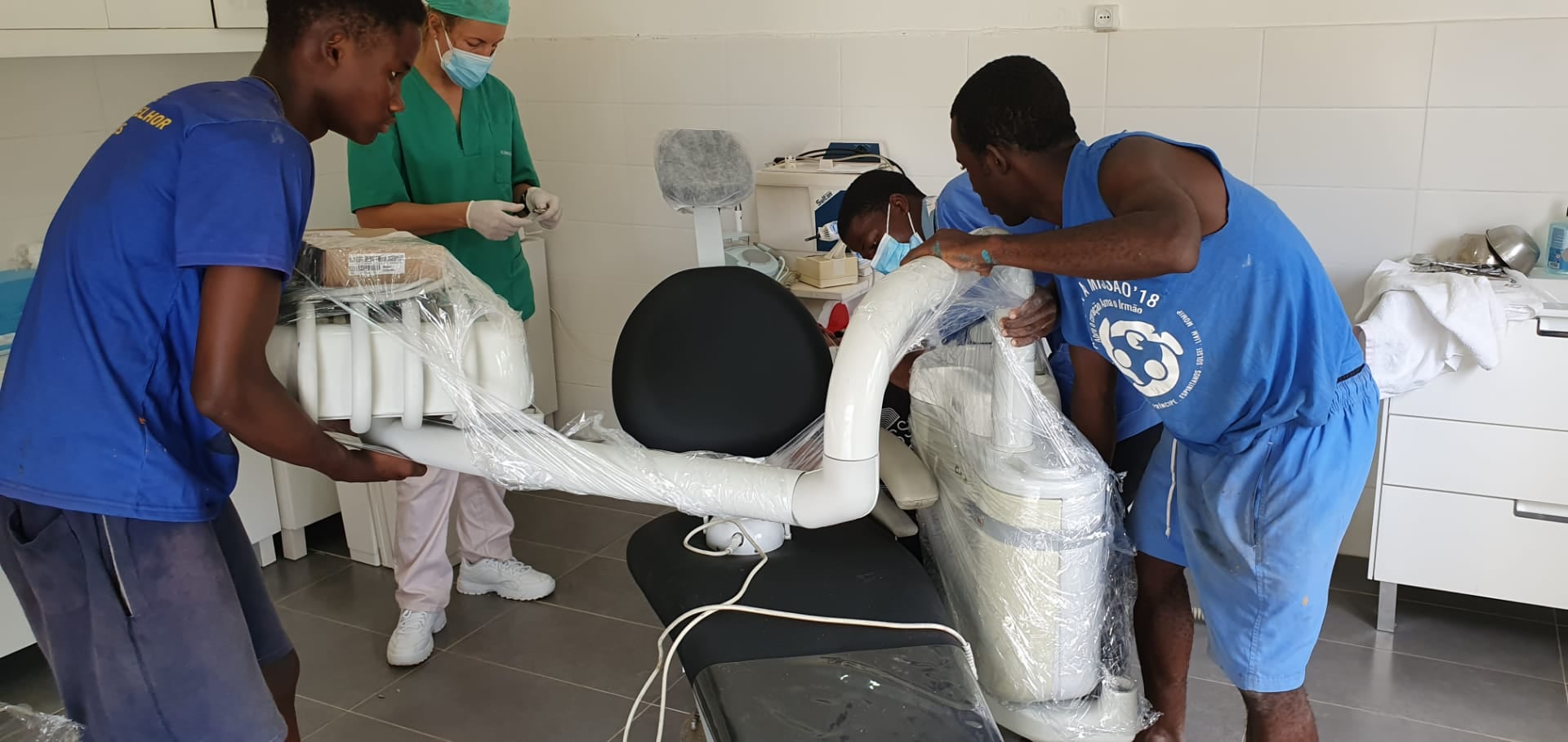 Instalação de uma unidade dentária em São Tomé e Príncipe
